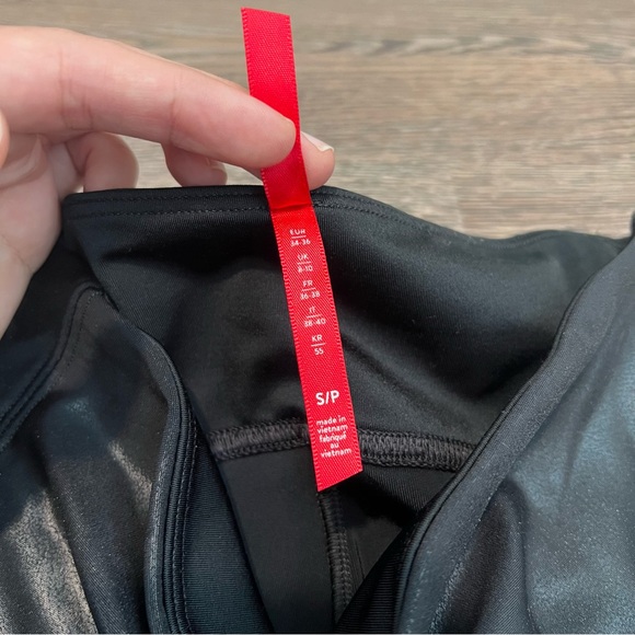 Women's Spanx Faux Leather Shiny Leggings High Waisted Stretch Size Small - Picture 7 of 11